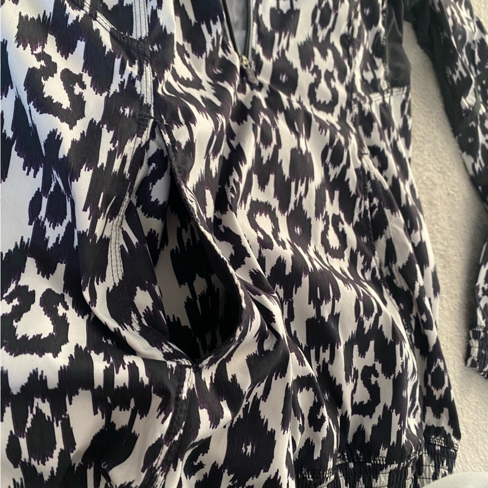 lululemon athletica Black and White Patterned Hoodie Jacket - Picture 6 of 13